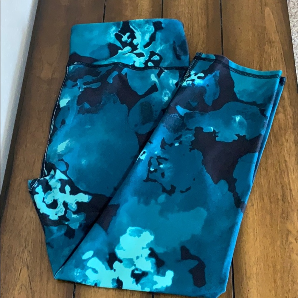 FABLETICS Capri Leggings Blue/Green